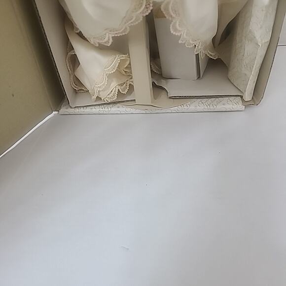 Franklin Mint 22" Heirloom Gibson Girl Bride Porcelain Doll 1988 w/ box - Picture 5 of 6